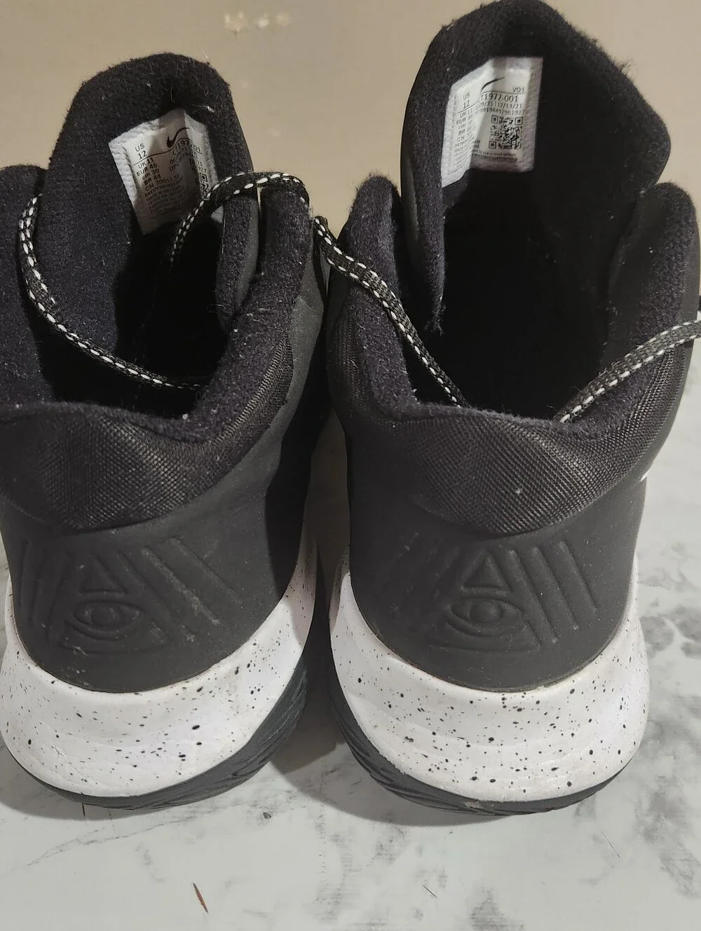 Nike Kyrie Flytrap 4 EP Black White sz 12